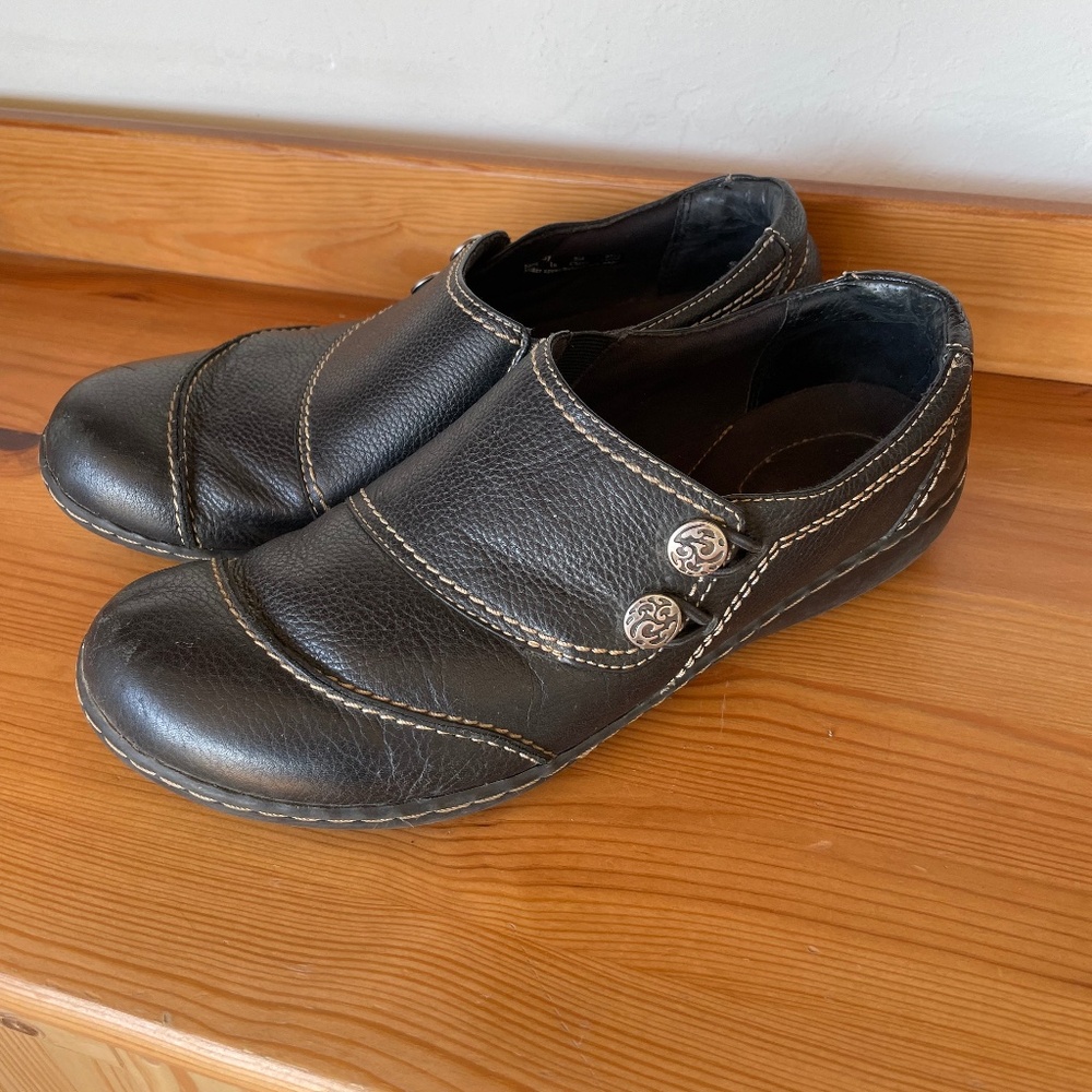 Clarks Ashland Alpine  Bendable Leather Black Slip-on Loafers Women's size 9